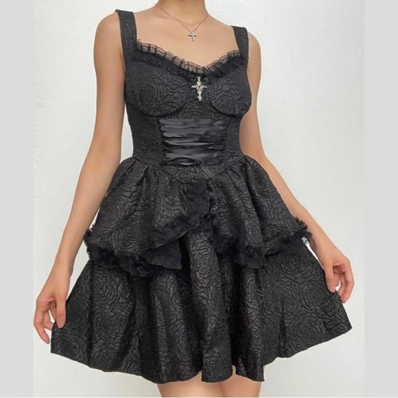 Dresses & Skirts - LIKE NEW✨woman black dress vintage sleeve sweetheart dress panel🩸✨ size L♥️